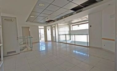 Venta de local comercial en Metro Escuela Militar