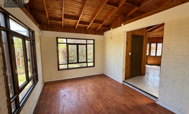 En venta hermosa casa con amplio terreno 4D 2B en Quillota