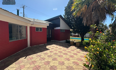 En venta hermosa casa con amplio terreno 4D 2B en Quillota