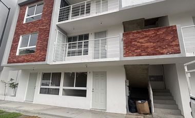 Departamento en renta como nuevo en paseo de los parques II, Piso 1