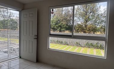 Departamento en renta como nuevo en paseo de los parques II, Piso 1