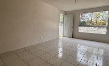 Departamento en renta como nuevo en paseo de los parques II, Piso 1