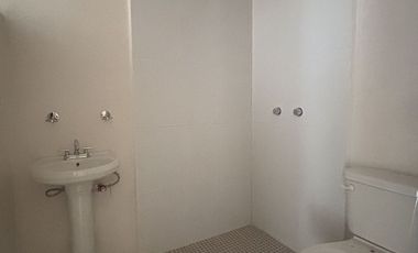 Departamento en renta como nuevo en paseo de los parques II, Piso 1