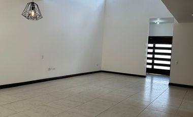 Casa en venta en Bosques del Valle,(cerca de Periférico de la Juventud en Chihuahua)