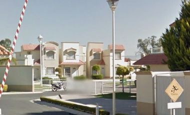 BONITA CASA EN VENTA EN QUINTA DE LOS LAURELES EN CELAYA GTO