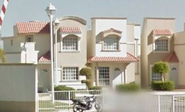 BONITA CASA EN VENTA EN QUINTA DE LOS LAURELES EN CELAYA GTO