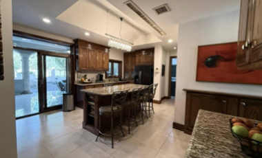 Casa de lujo en venta en Encordada Santa Fe Chihuahua con vista al campo de golf – 635 m² construcción