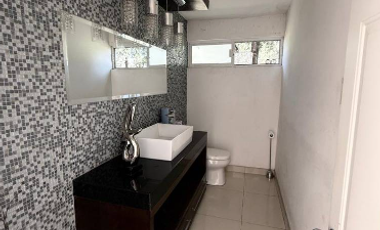 Casa de lujo en venta en Encordada Santa Fe Chihuahua con vista al campo de golf – 635 m² construcción