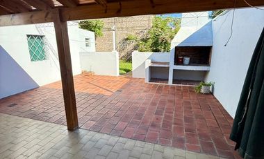 Casa en excelente ubicación a metros de Av. 2