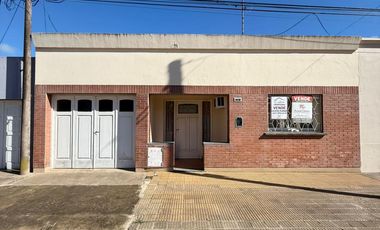 Casa en excelente ubicación a metros de Av. 2