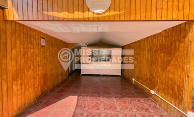 SE VENDE AMPLIA CASA | EXCELENTE UBICACIÓN Y GRAN METRAJE