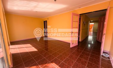 SE VENDE AMPLIA CASA | EXCELENTE UBICACIÓN Y GRAN METRAJE