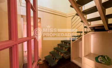 SE VENDE AMPLIA CASA | EXCELENTE UBICACIÓN Y GRAN METRAJE