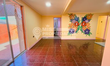 SE VENDE AMPLIA CASA | EXCELENTE UBICACIÓN Y GRAN METRAJE