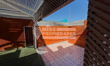 SE VENDE AMPLIA CASA | EXCELENTE UBICACIÓN Y GRAN METRAJE