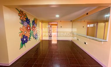 SE VENDE AMPLIA CASA | EXCELENTE UBICACIÓN Y GRAN METRAJE