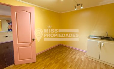 SE VENDE AMPLIA CASA | EXCELENTE UBICACIÓN Y GRAN METRAJE