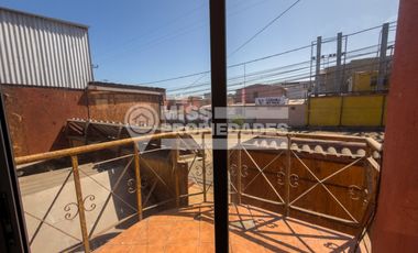 SE VENDE AMPLIA CASA | EXCELENTE UBICACIÓN Y GRAN METRAJE