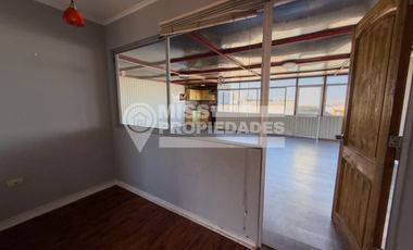 SE VENDE AMPLIA CASA | EXCELENTE UBICACIÓN Y GRAN METRAJE