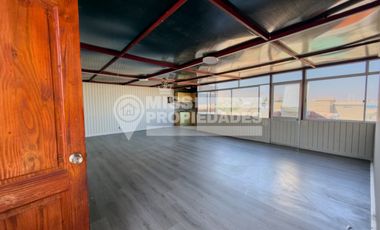 SE VENDE AMPLIA CASA | EXCELENTE UBICACIÓN Y GRAN METRAJE