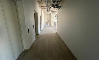 ARRIENDO Local/Oficina de 1.169,09 m2, sector Bellavista Tv, Providencia