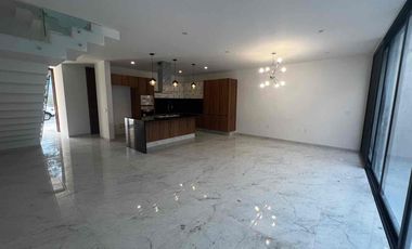 Casa en renta en Valle Imperial Sección Bosques coto alberca