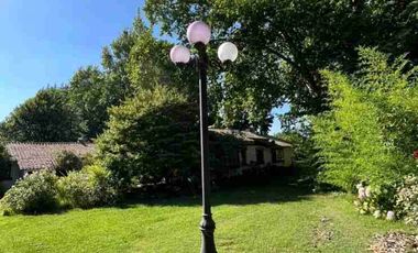 4Habitaciones,4baños y una casa anexa como para visitas.