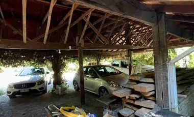 4Habitaciones,4baños y una casa anexa como para visitas.