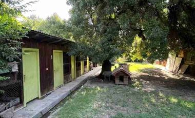 4Habitaciones,4baños y una casa anexa como para visitas.