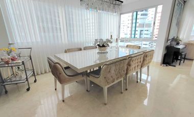 Extraordinario apartamento recien remodelado frente a la bahia de Cartagena