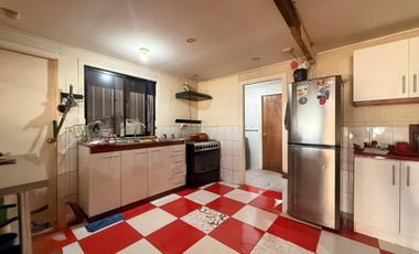 Se Vende Amplia  Propiedad de 7D y 2B en Valdivia, Región de Los Ríos.