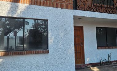 CASA EN   DOS NIVELES   CENTRICA