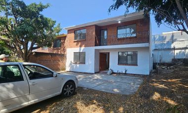 CASA EN   DOS NIVELES   CENTRICA