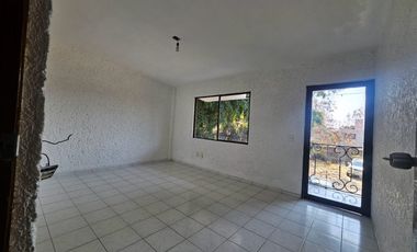 CASA EN   DOS NIVELES   CENTRICA