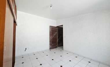 CASA EN   DOS NIVELES   CENTRICA