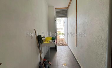 Renta de casa con 4 Hab, 4 Baños en Altozano, Queretaro, Mexico.