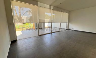 Renta de casa con 4 Hab, 4 Baños en Altozano, Queretaro, Mexico.