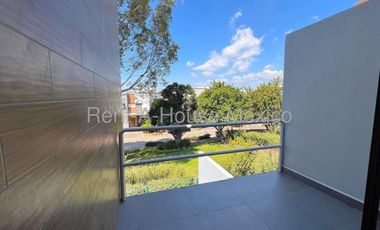 Renta de casa con 4 Hab, 4 Baños en Altozano, Queretaro, Mexico.