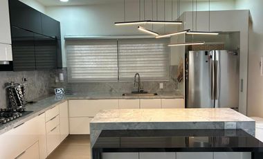 OPORTUNIDAD!! VENTA EN PARQUES VIRREYES, propiedad lista para habitar en una de las zonas mas exclusivas de Zapopan.