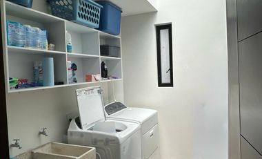 OPORTUNIDAD!! VENTA EN PARQUES VIRREYES, propiedad lista para habitar en una de las zonas mas exclusivas de Zapopan.
