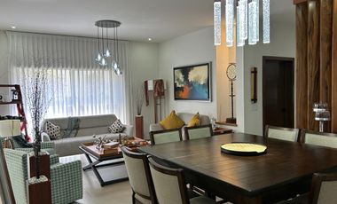 OPORTUNIDAD!! VENTA EN PARQUES VIRREYES, propiedad lista para habitar en una de las zonas mas exclusivas de Zapopan.