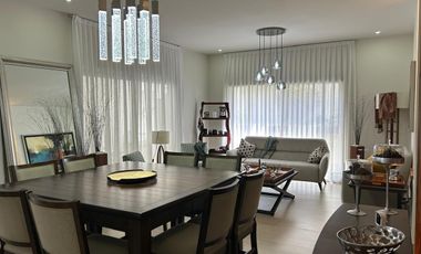OPORTUNIDAD!! VENTA EN PARQUES VIRREYES, propiedad lista para habitar en una de las zonas mas exclusivas de Zapopan.