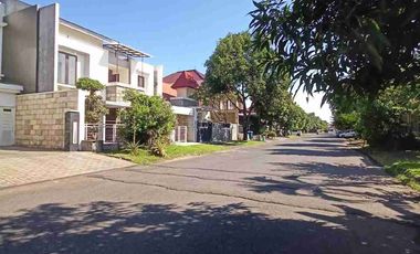 Dijual rumah cantik 2lantai lokasi strategis