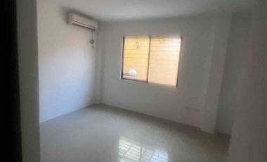 alquilo casa de una planta villa club