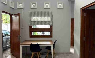 RUMAH CANTIK MINIMALIS DALAM CLUSTER ONE GATE SYSTEM DI PELEM WULUNG DEKAT GEDONGKUNING