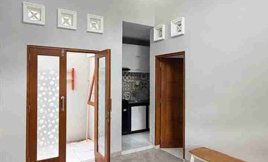 RUMAH CANTIK MINIMALIS DALAM CLUSTER ONE GATE SYSTEM DI PELEM WULUNG DEKAT GEDONGKUNING