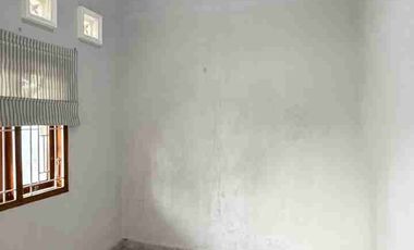 RUMAH CANTIK MINIMALIS DALAM CLUSTER ONE GATE SYSTEM DI PELEM WULUNG DEKAT GEDONGKUNING