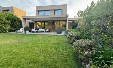 VENTA CASA CHAMISERO COLINA OPORTUNIDAD CASA COMO NUEVA 3D 3B TERRAZA JARDIN QUINCHO
