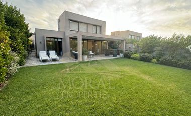 VENTA CASA CHAMISERO COLINA OPORTUNIDAD CASA COMO NUEVA 3D 3B TERRAZA JARDIN QUINCHO