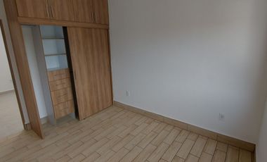 Casa en renta Residencial Benevento, impecable Seminueva de hace 2 años privada con control de acceso y guardias de seguridad, León, Gto.